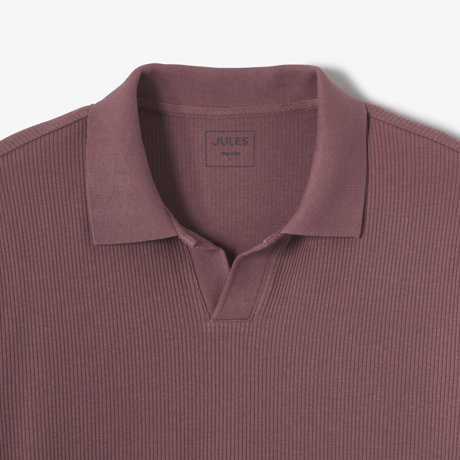 Polo manches courtes textur&eacute; col resort