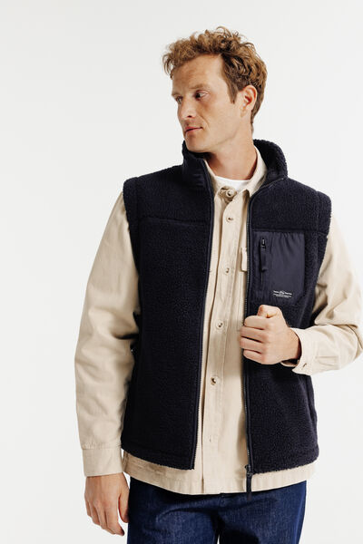 Veste sans manche en sherpa contrast&eacute;e