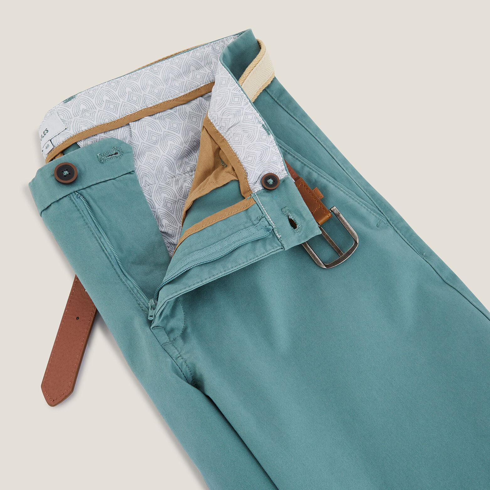 Bermuda chino uni avec ceinture