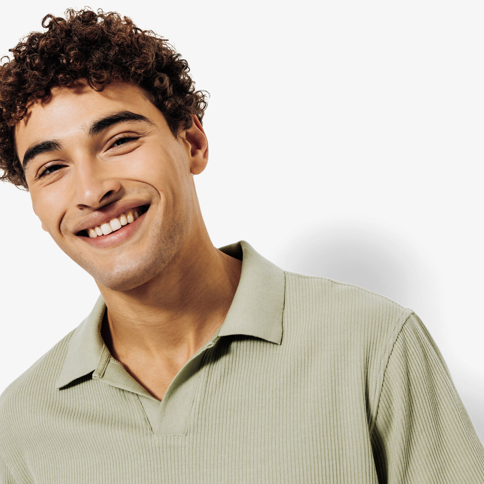 Polo manches courtes textur&eacute; col resort