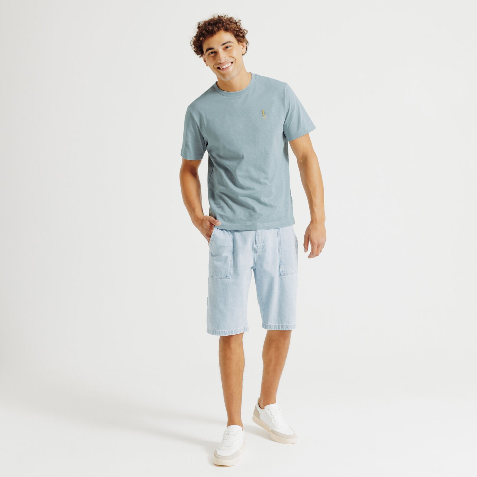 Tee shirt mati&egrave;re flamm&eacute;e broderie poitrine