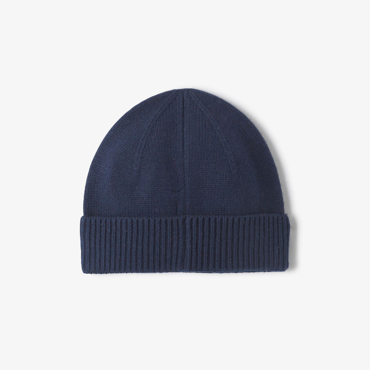 Bonnet contenant du cachemire