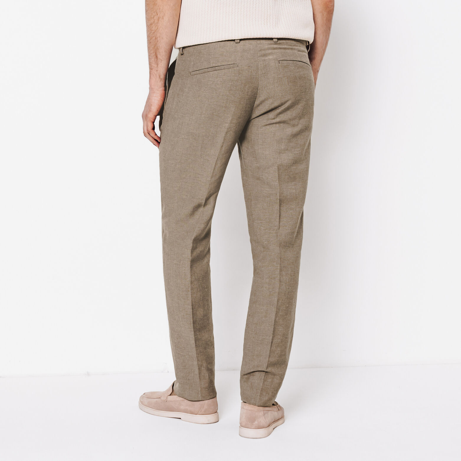 Pantalon de costume contenant du lin