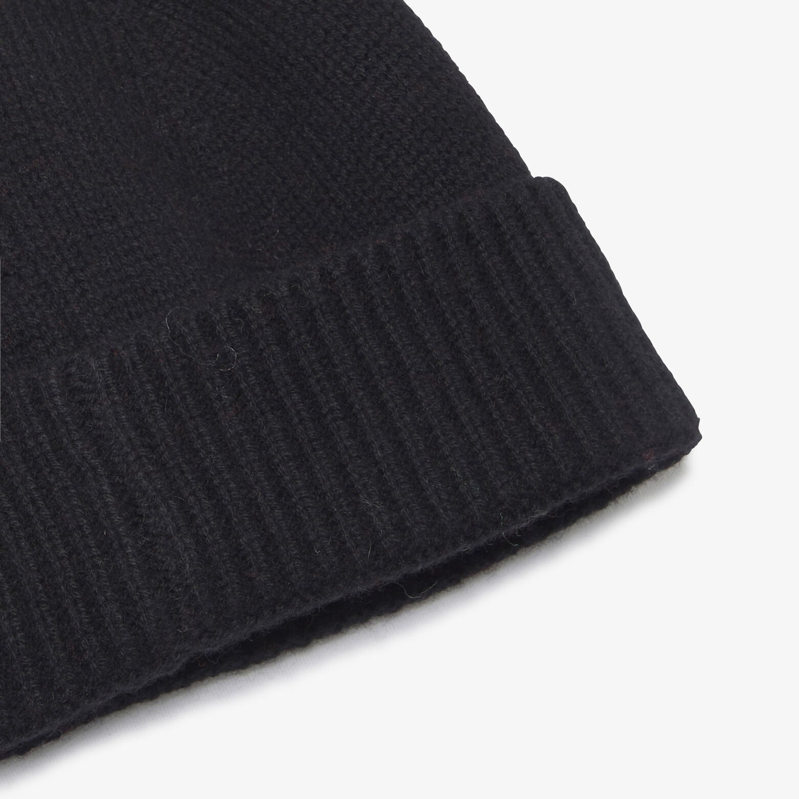 Bonnet contenant du cachemire