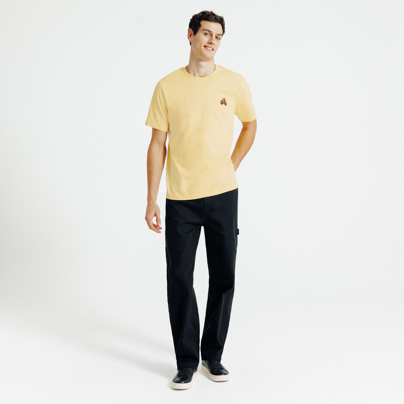 Tee shirt mati&egrave;re flamm&eacute;e broderie poitrine