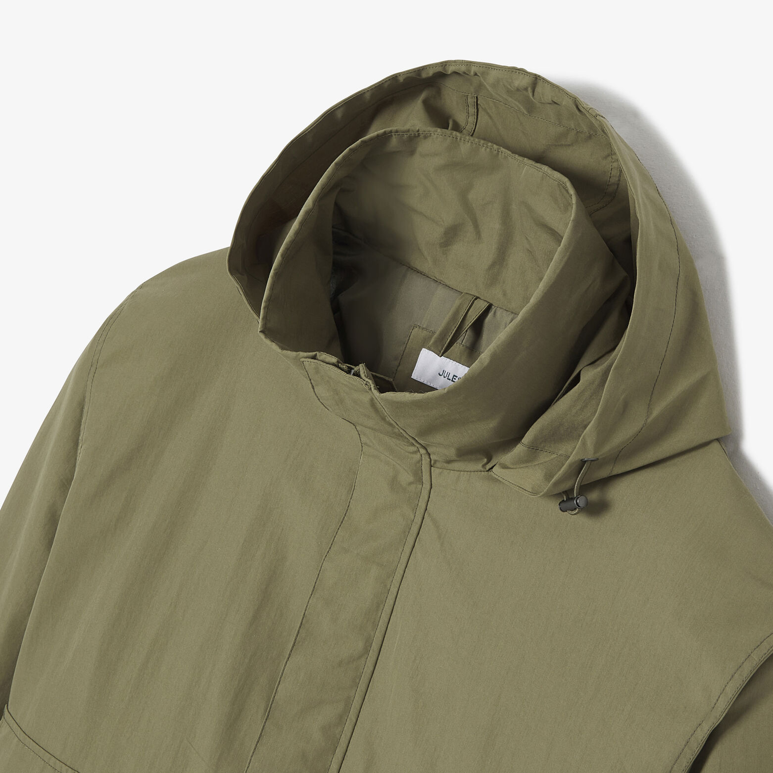 Blouson l&eacute;ger col montant &agrave; capuche