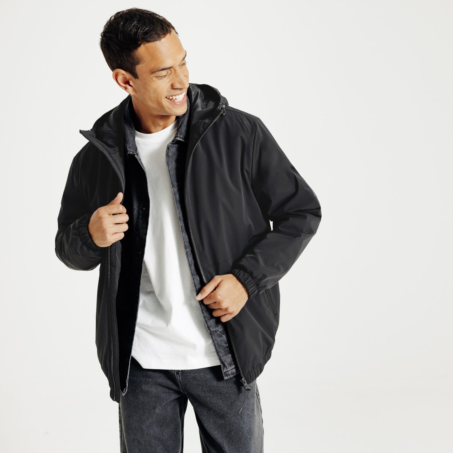 Blouson &agrave; capuche zipp&eacute;