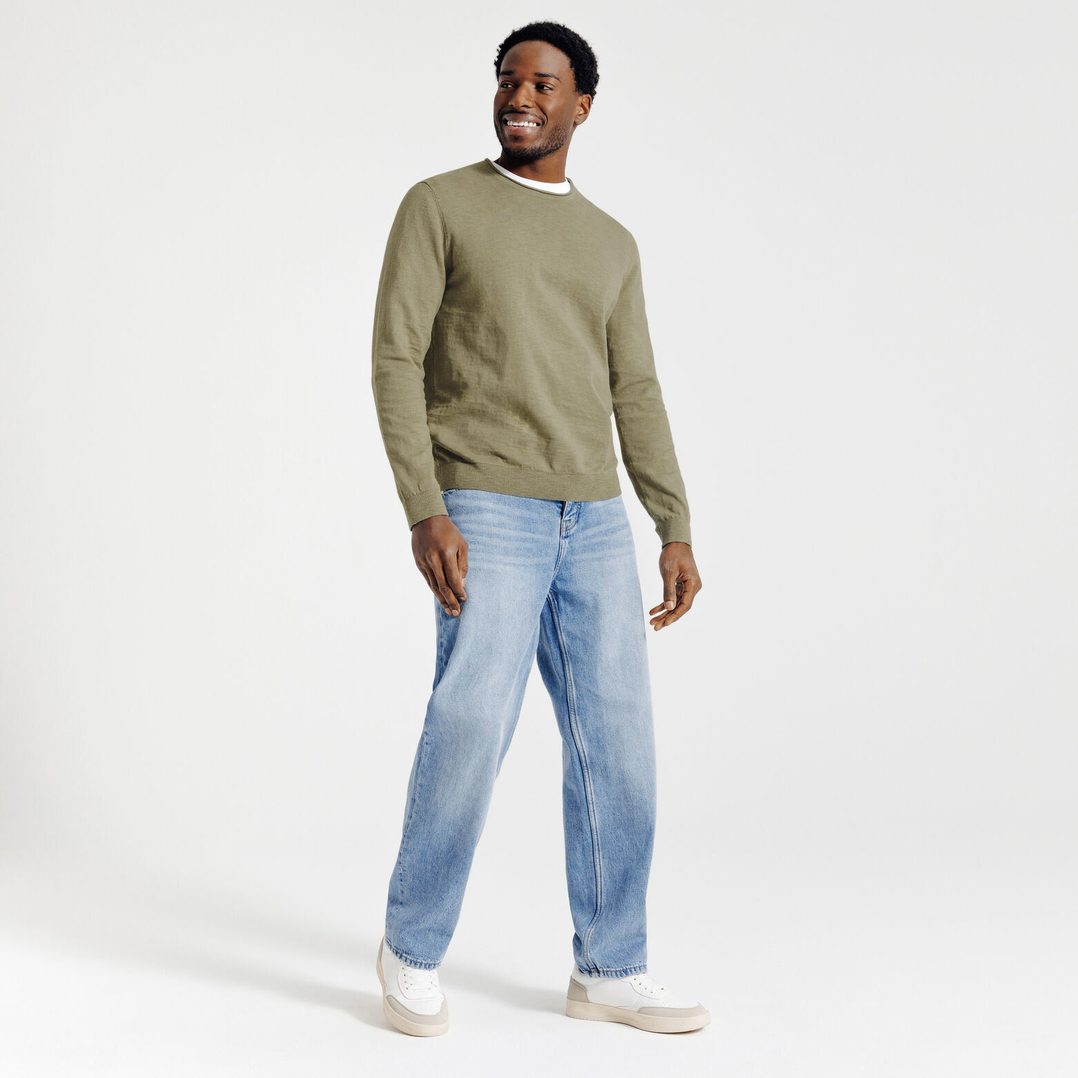 Pull col rond finition roulott&eacute;e