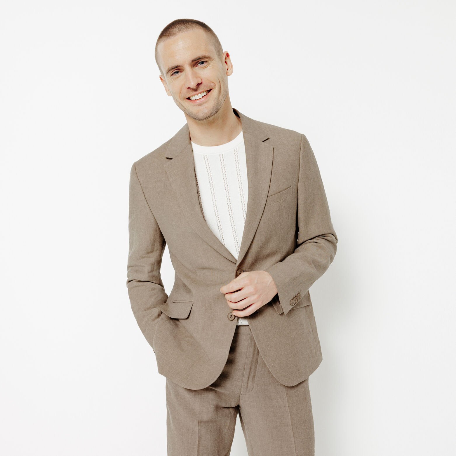 Veste de costume contenant du lin