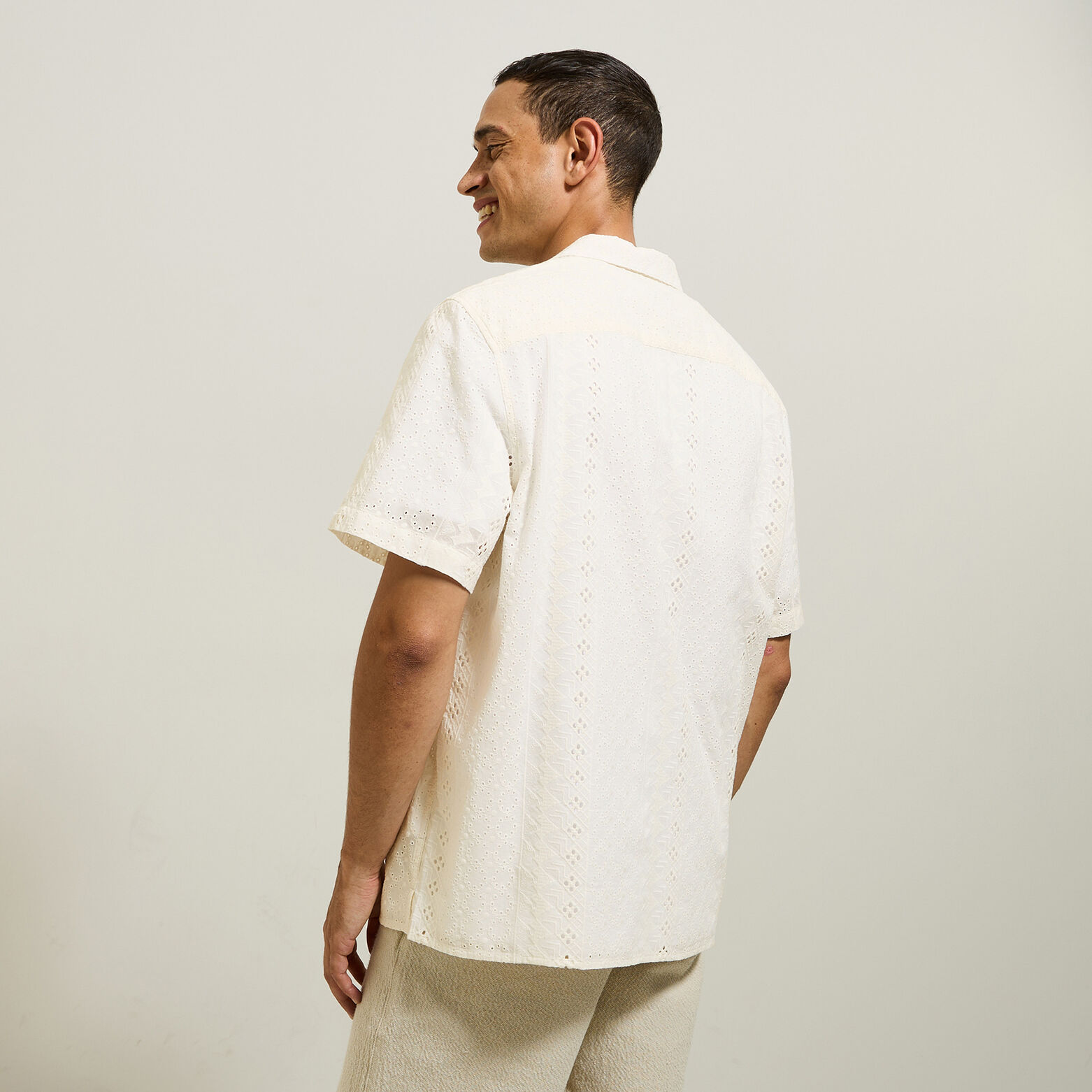 Chemisette en coton broderie anglaise