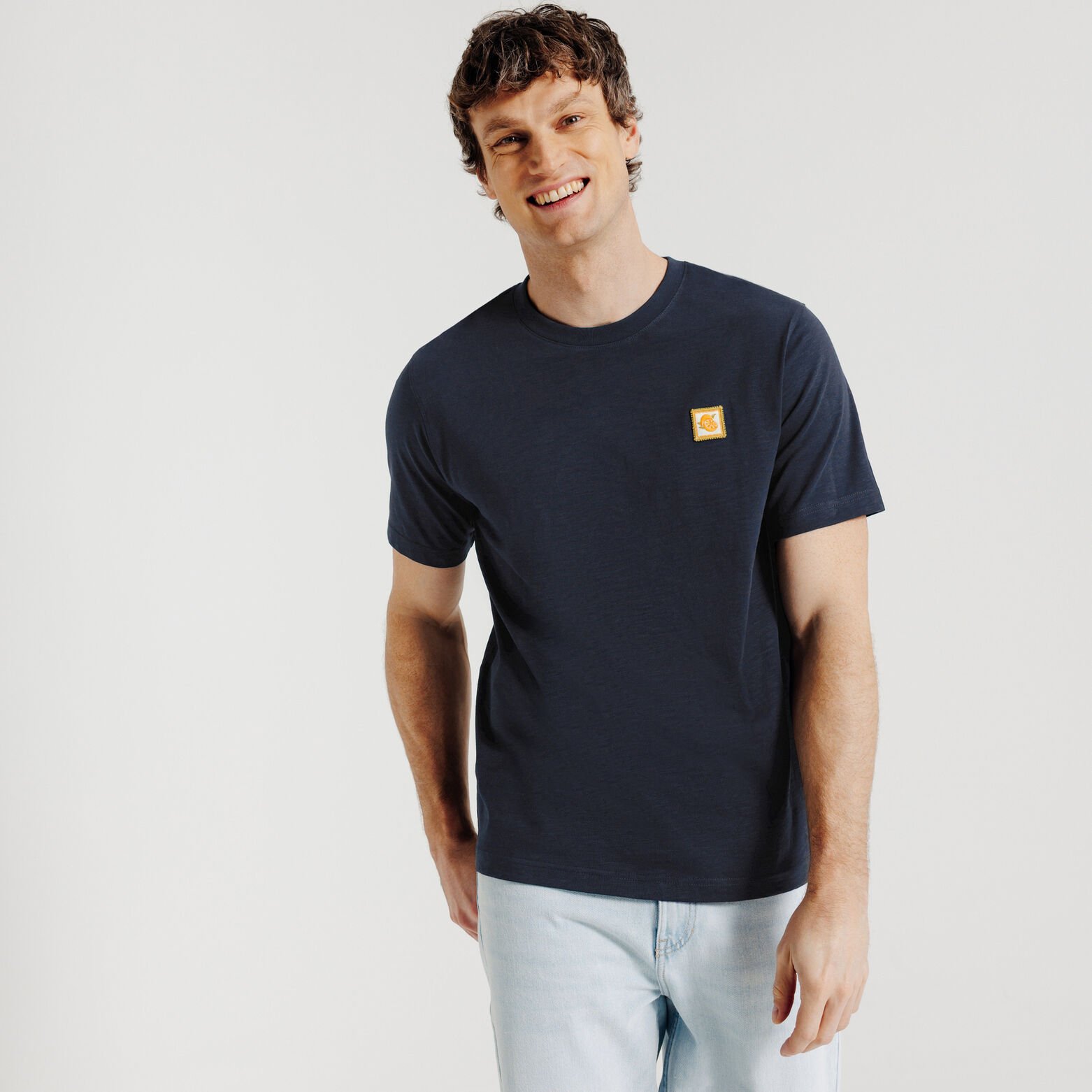 Tee shirt mati&egrave;re flamm&eacute;e broderie poitrine