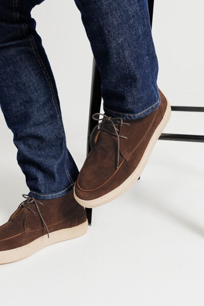 Boots &agrave; lacets en cuir sued&eacute;