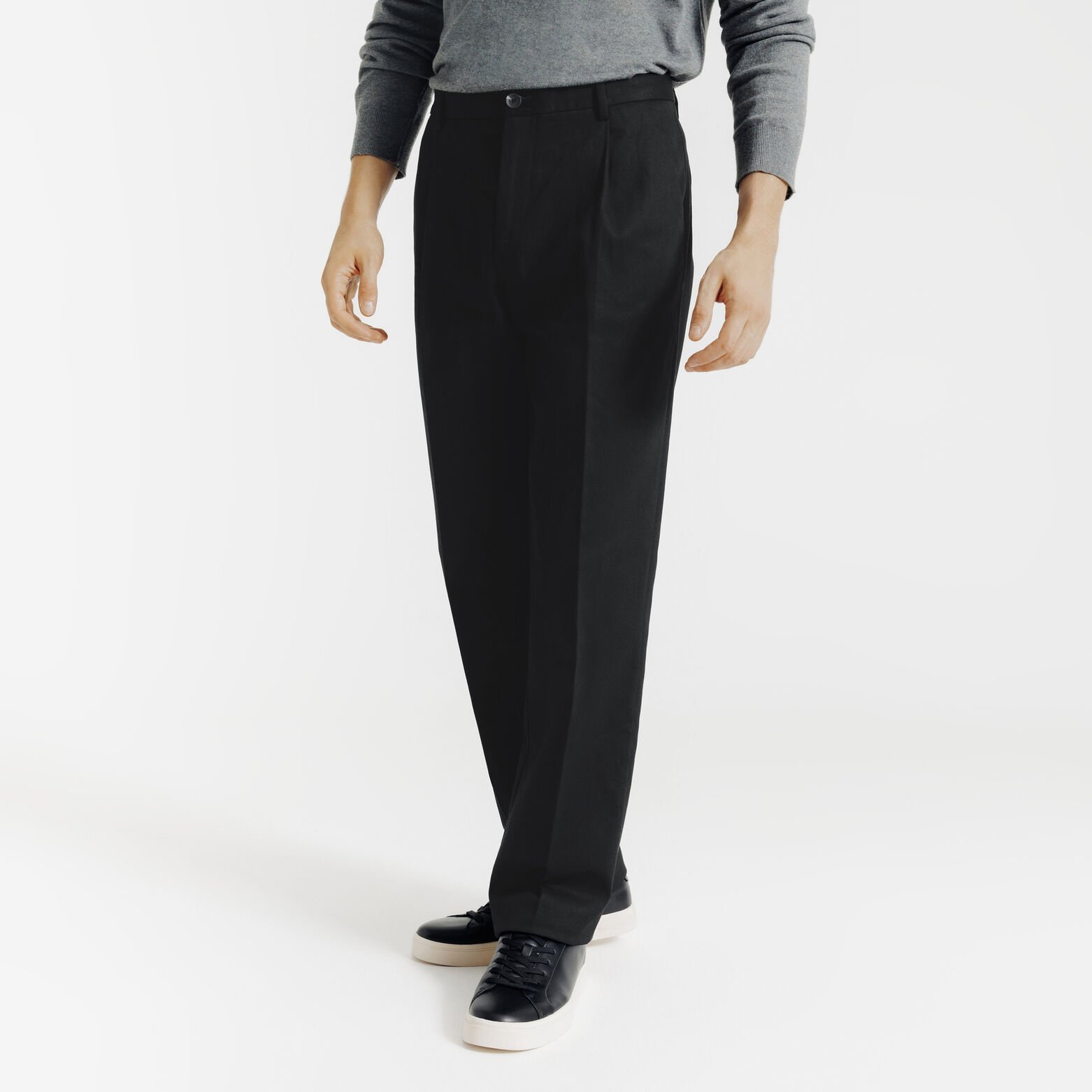 Loose fit chinobroek met plooien