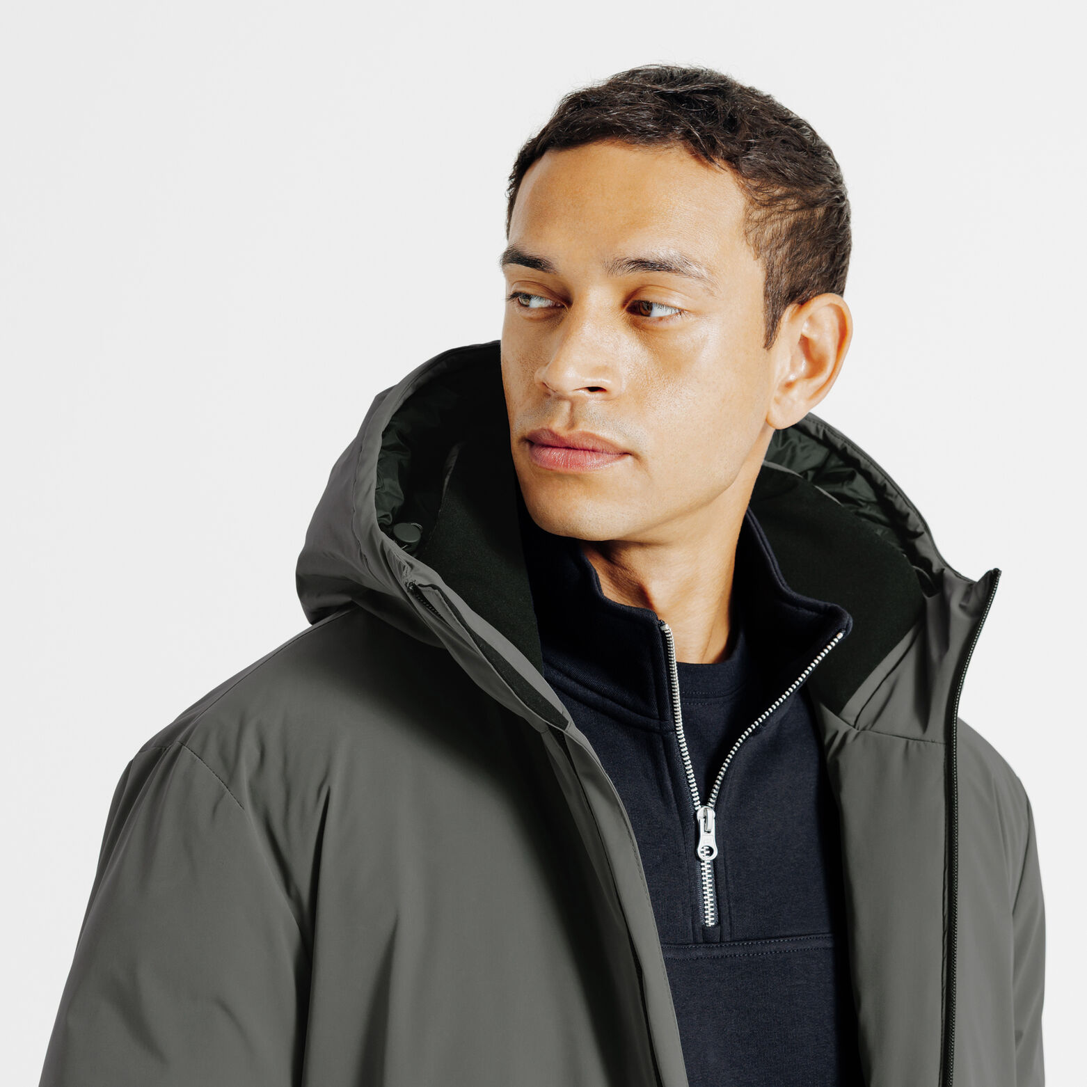 Blouson &agrave; capuche zipp&eacute;