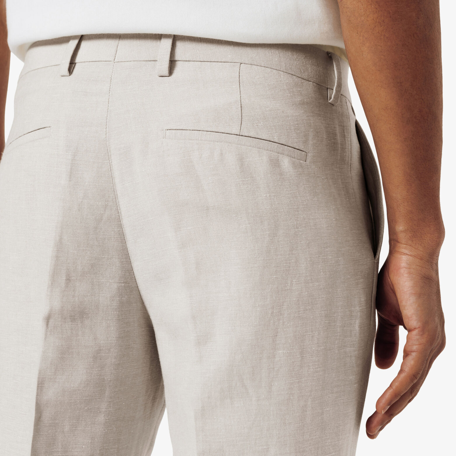 Pantalon de costume contenant du lin