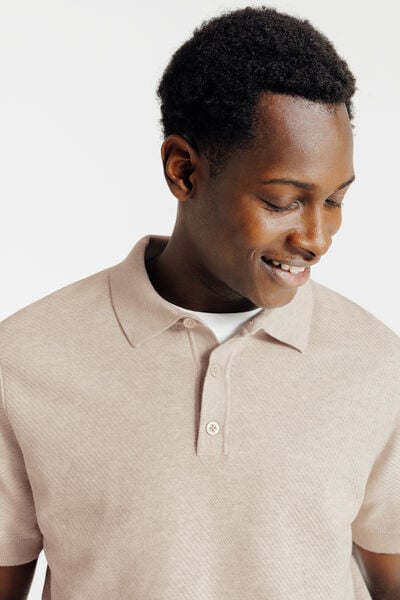 Polo en maille col boutonn&eacute; jeux de points