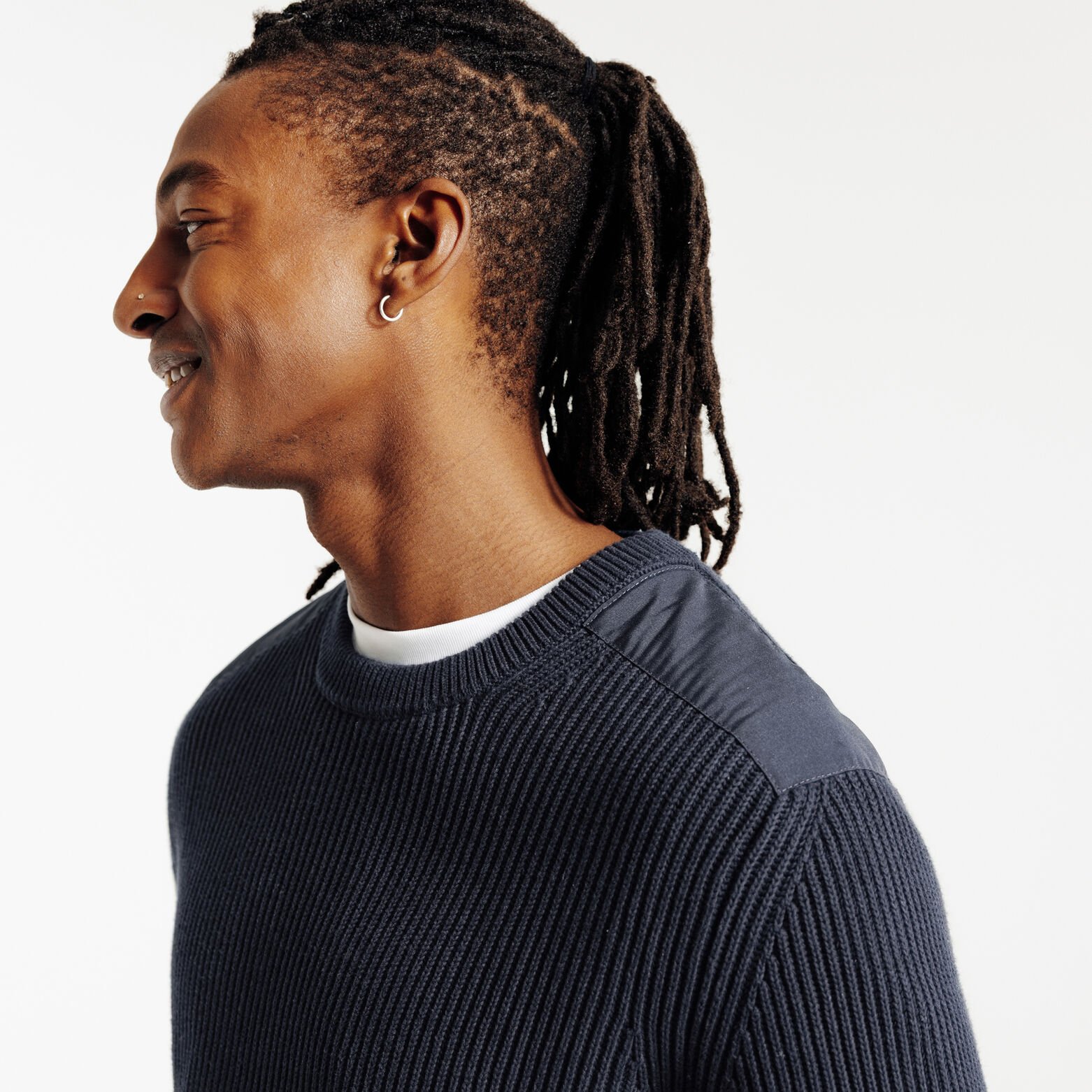 Pull col rond patch &eacute;paules