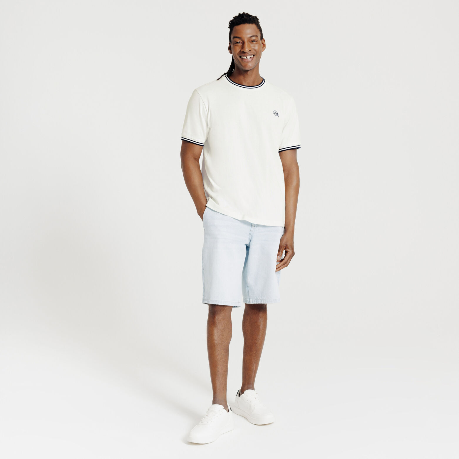 Tee shirt mati&egrave;re fantaisie contrast&eacute;