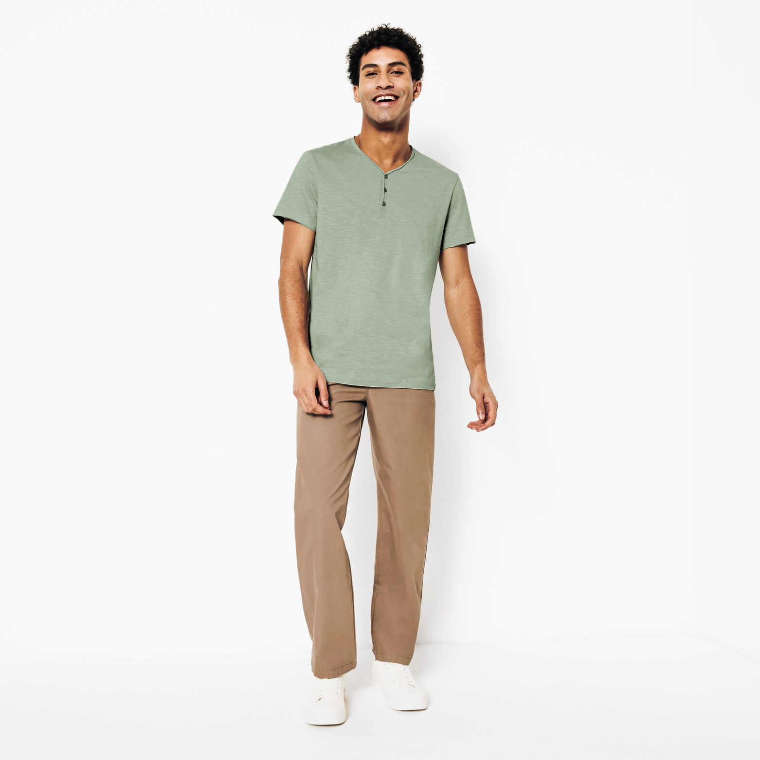 Tee shirt col tunisien mati&egrave;re flamm&eacute;e