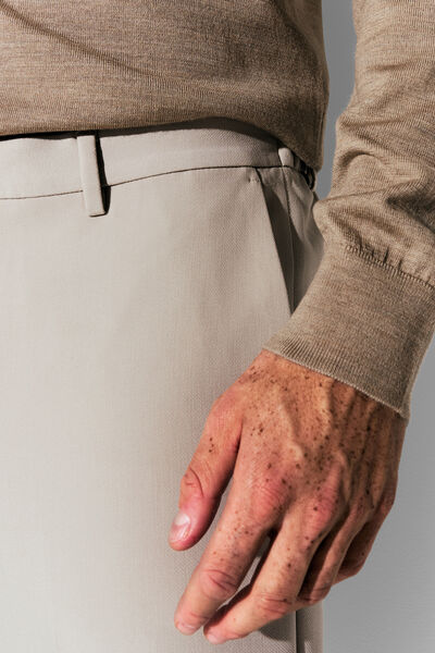 Pantalon chino large &agrave; plis