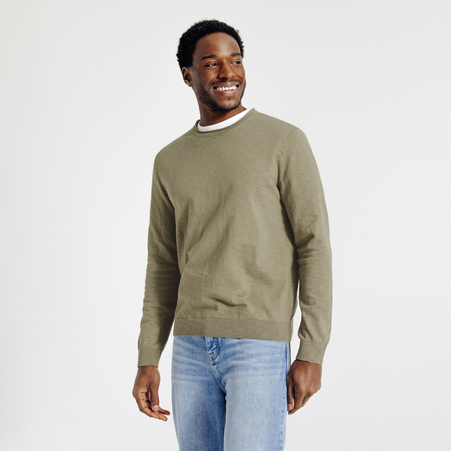 Pull col rond finition roulott&eacute;e