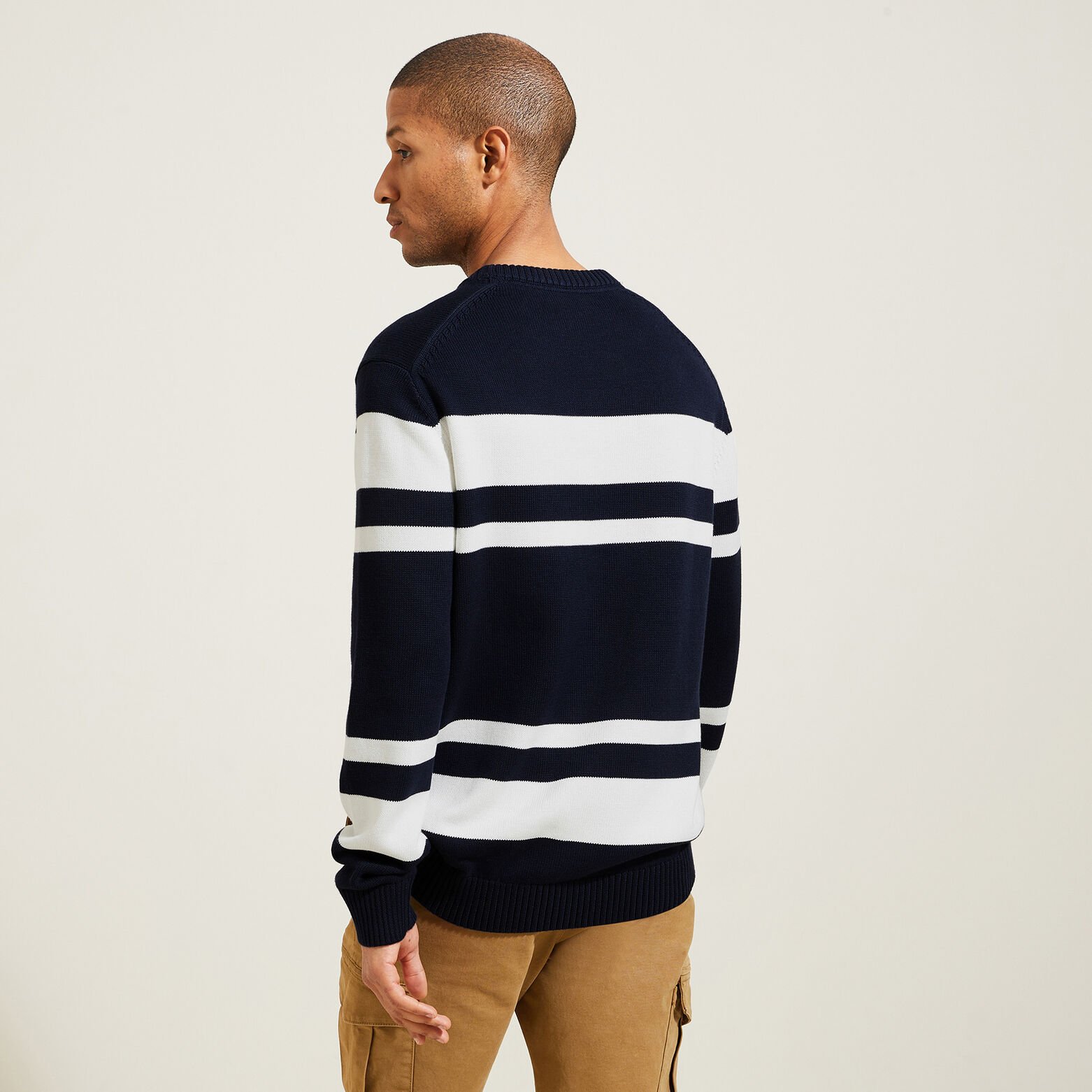 Pull col rond ray&eacute;