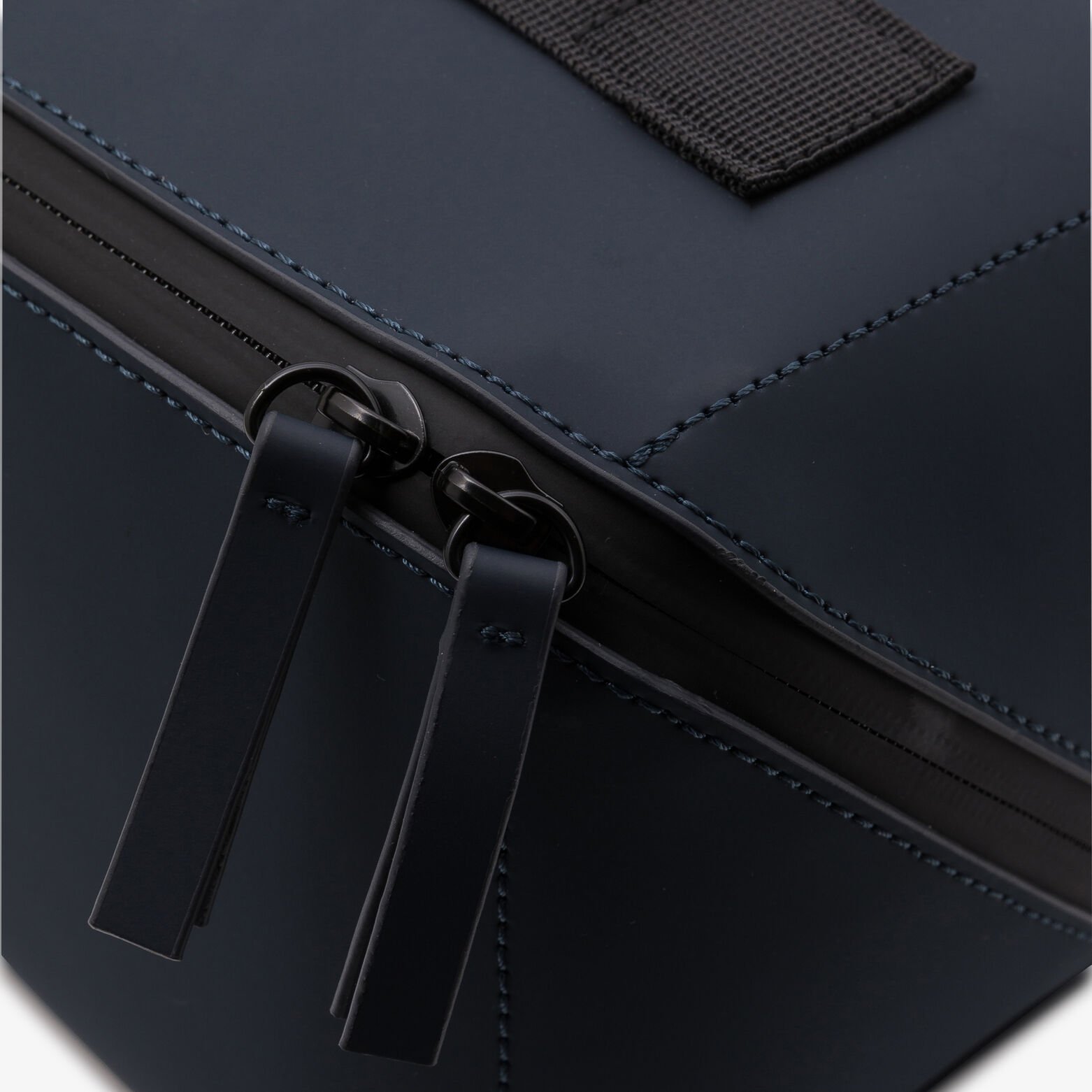 Trousse de toilette en gomme