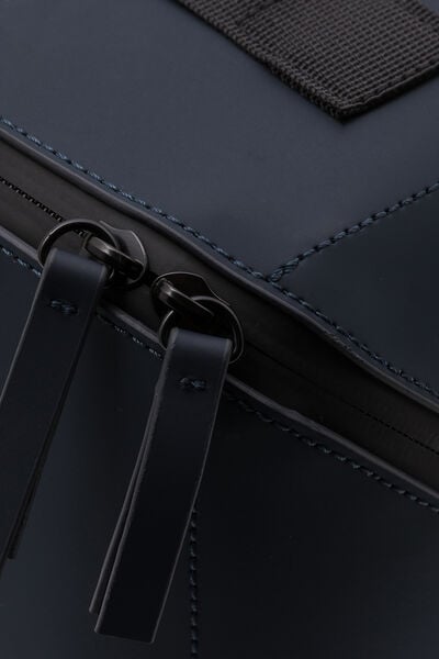 Trousse de toilette en gomme