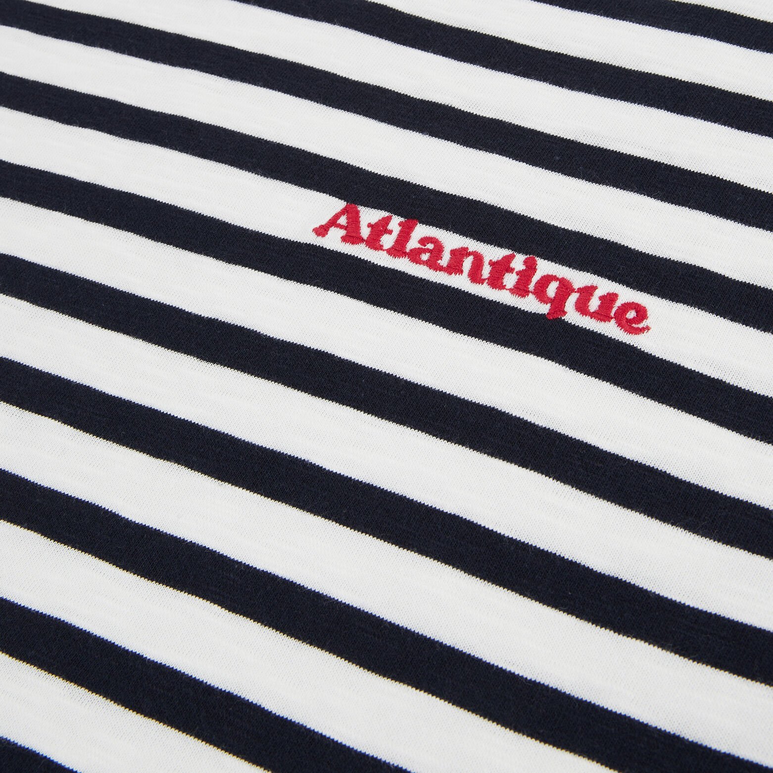 Geborduurde marine-T-shirt