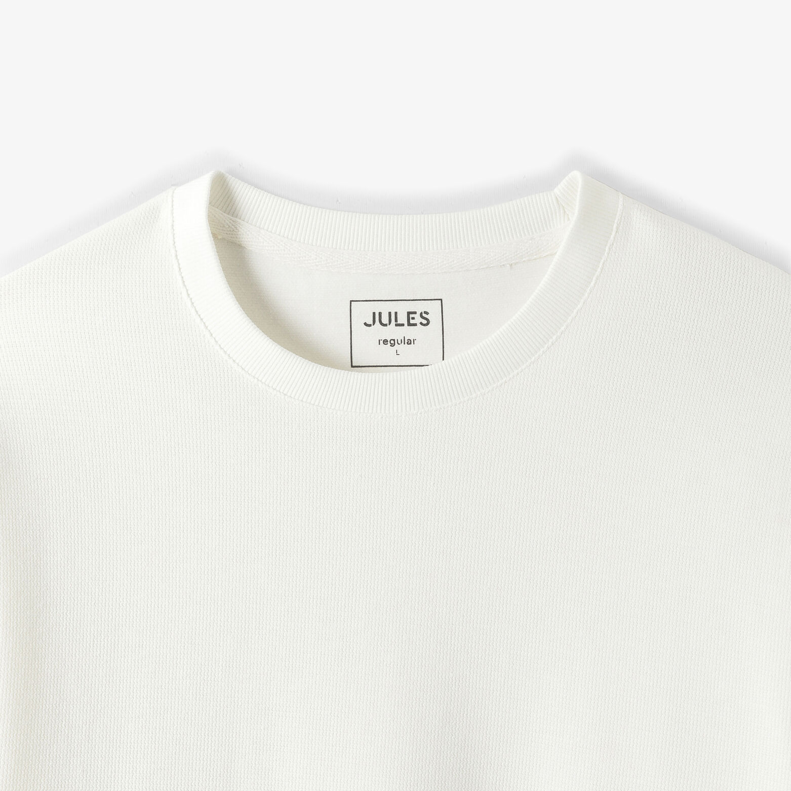 Tee shirt manches longues mati&egrave;re reli&eacute;f&eacute;e