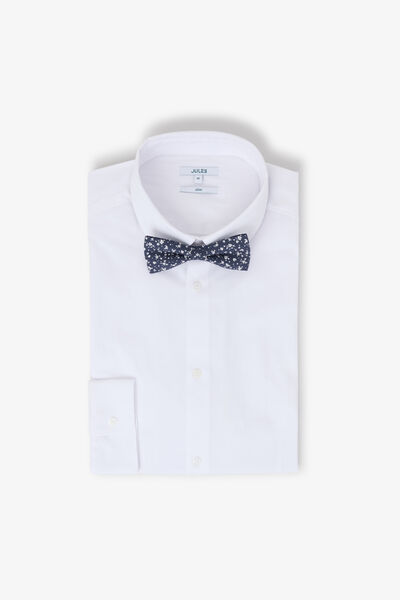 N&oelig;ud papillon fleuri