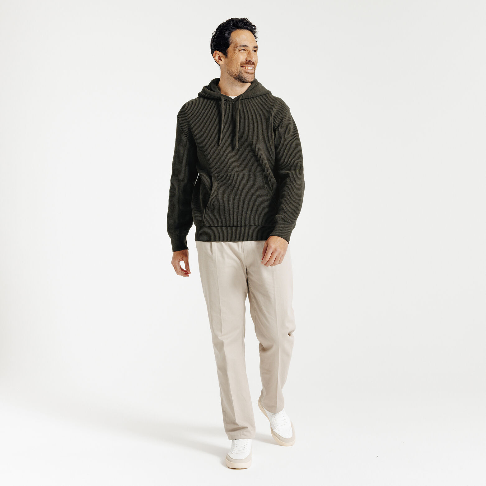 Pull &agrave; capuche chenille