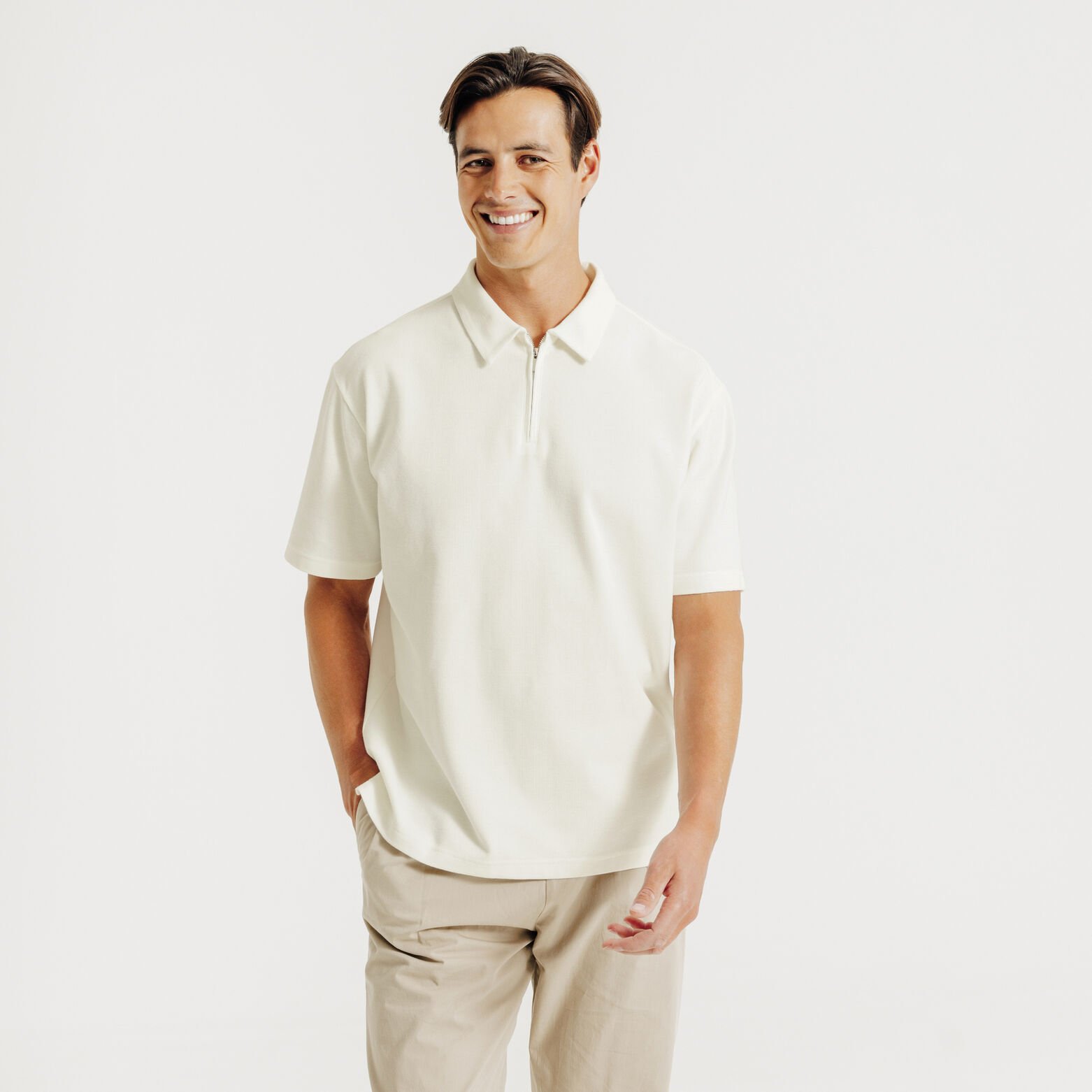 Polo manches courtes col zipp&eacute;