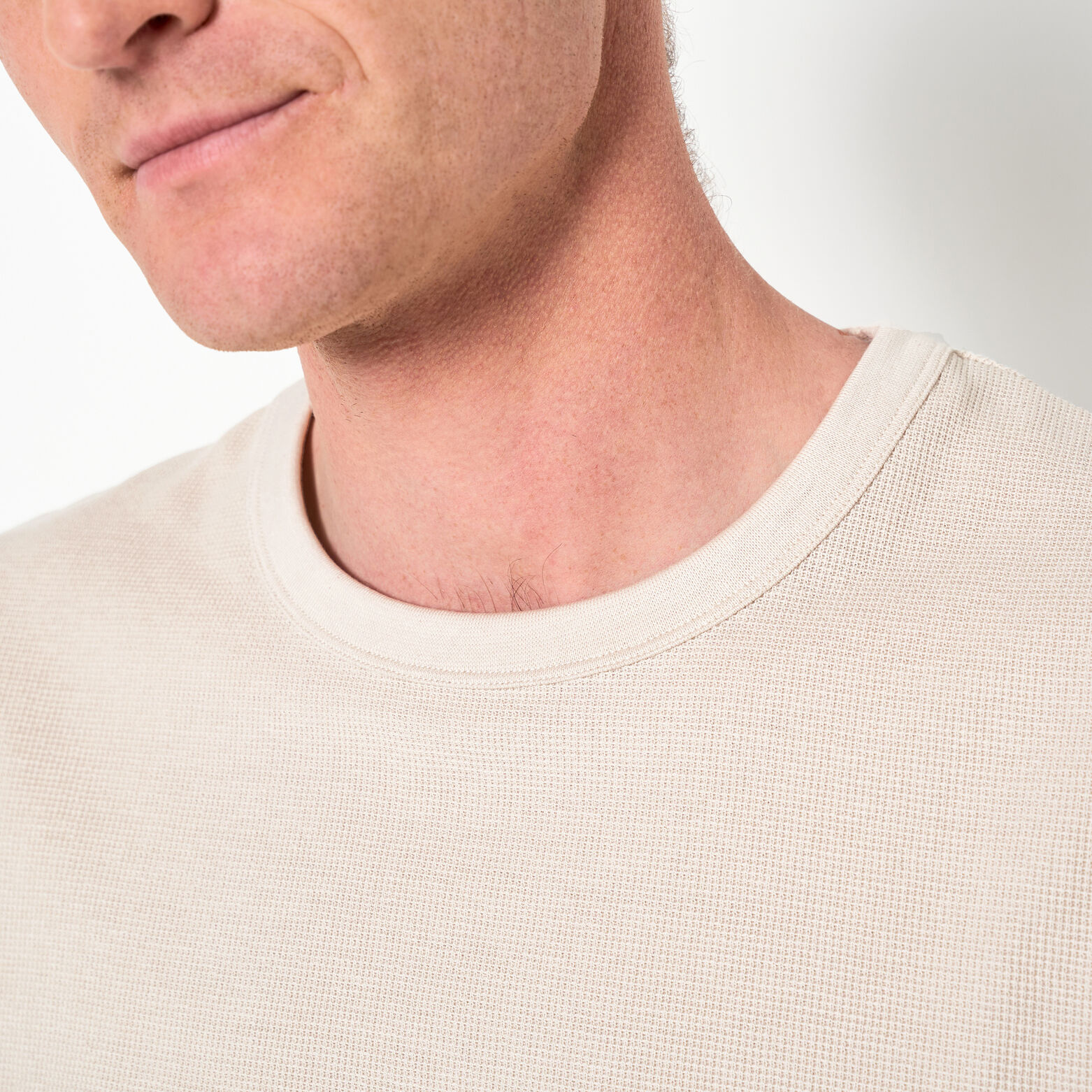 Tee shirt mati&egrave;re gaufr&eacute;e