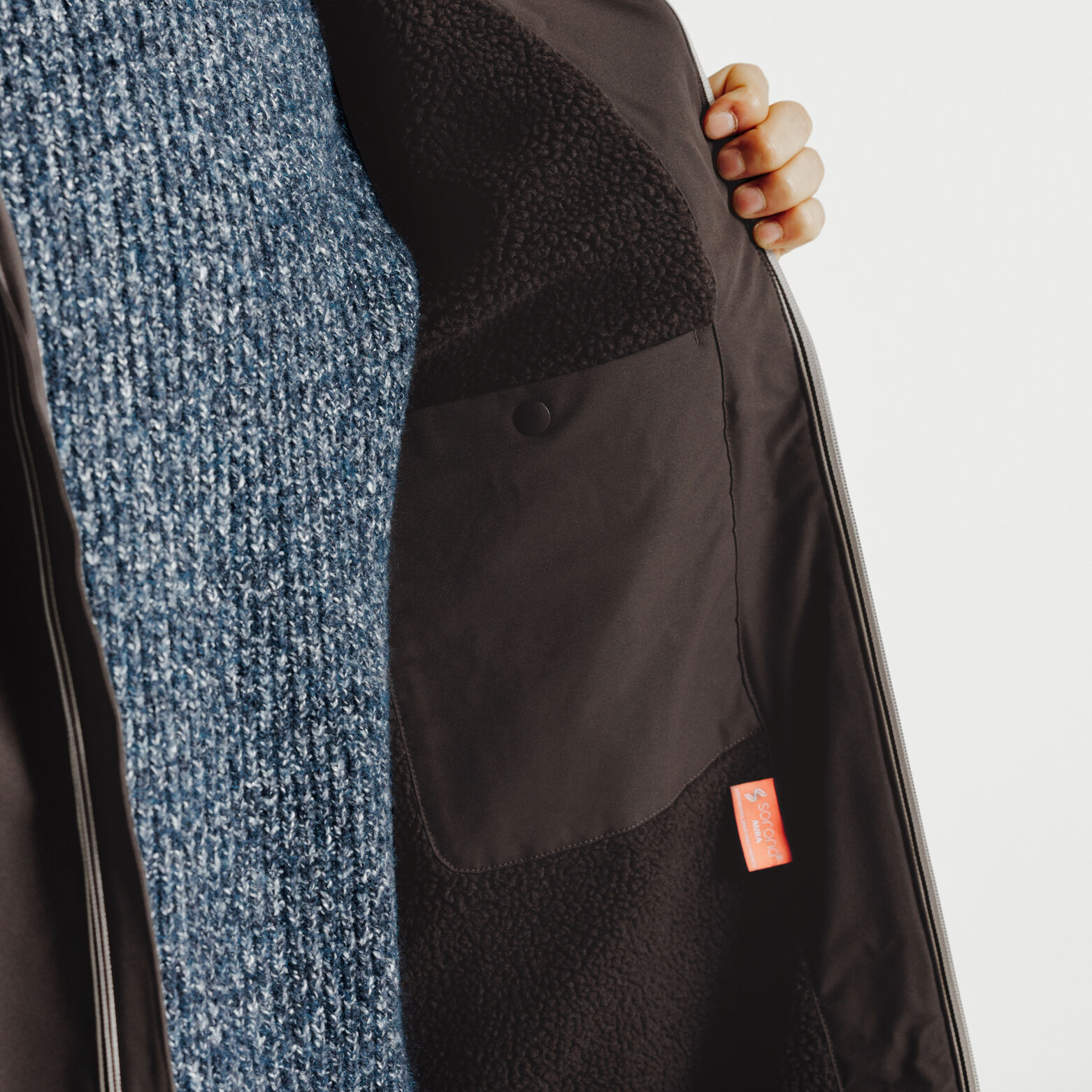 Parka longue &agrave; capuche doubl&eacute;e en sherpa