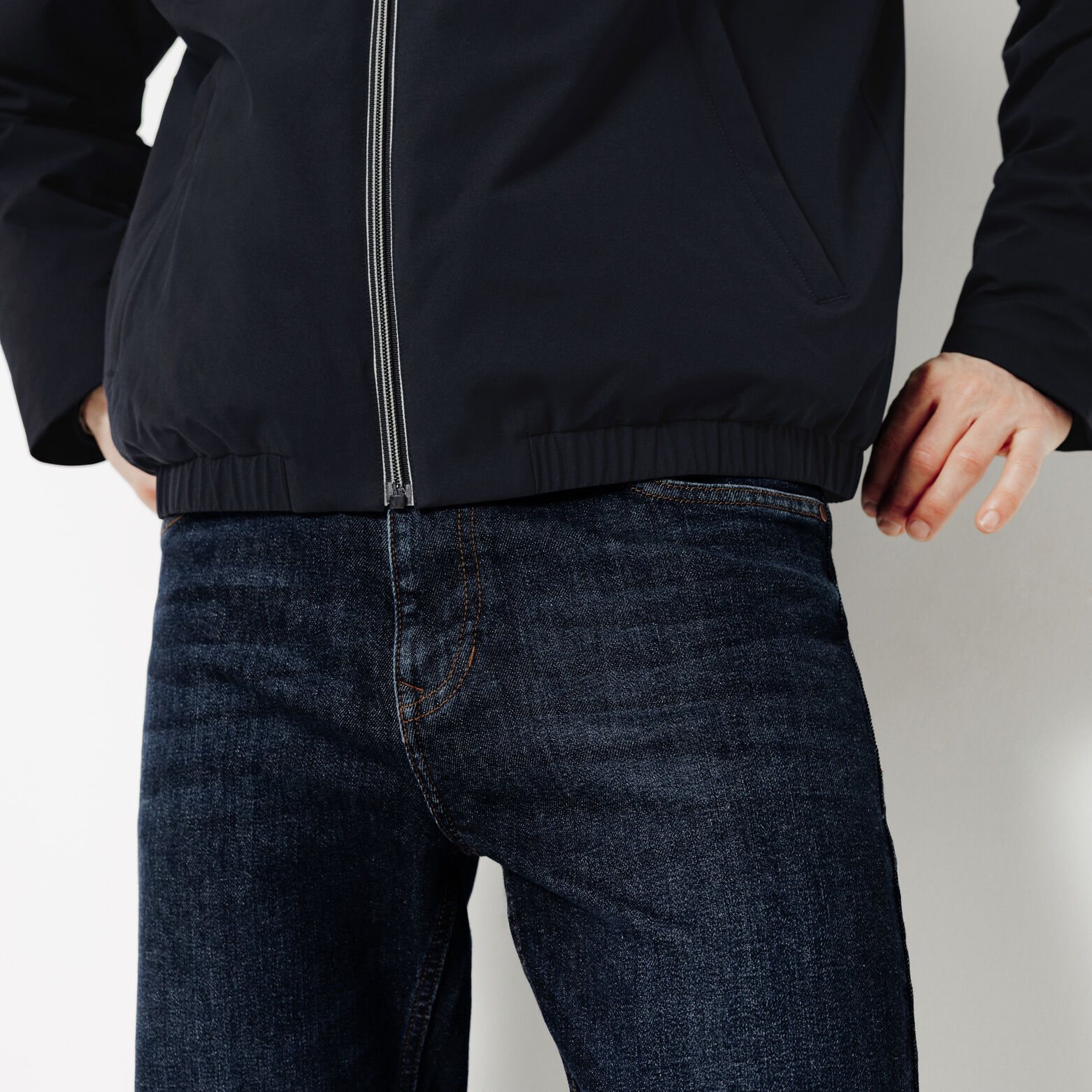 Blouson &agrave; capuche